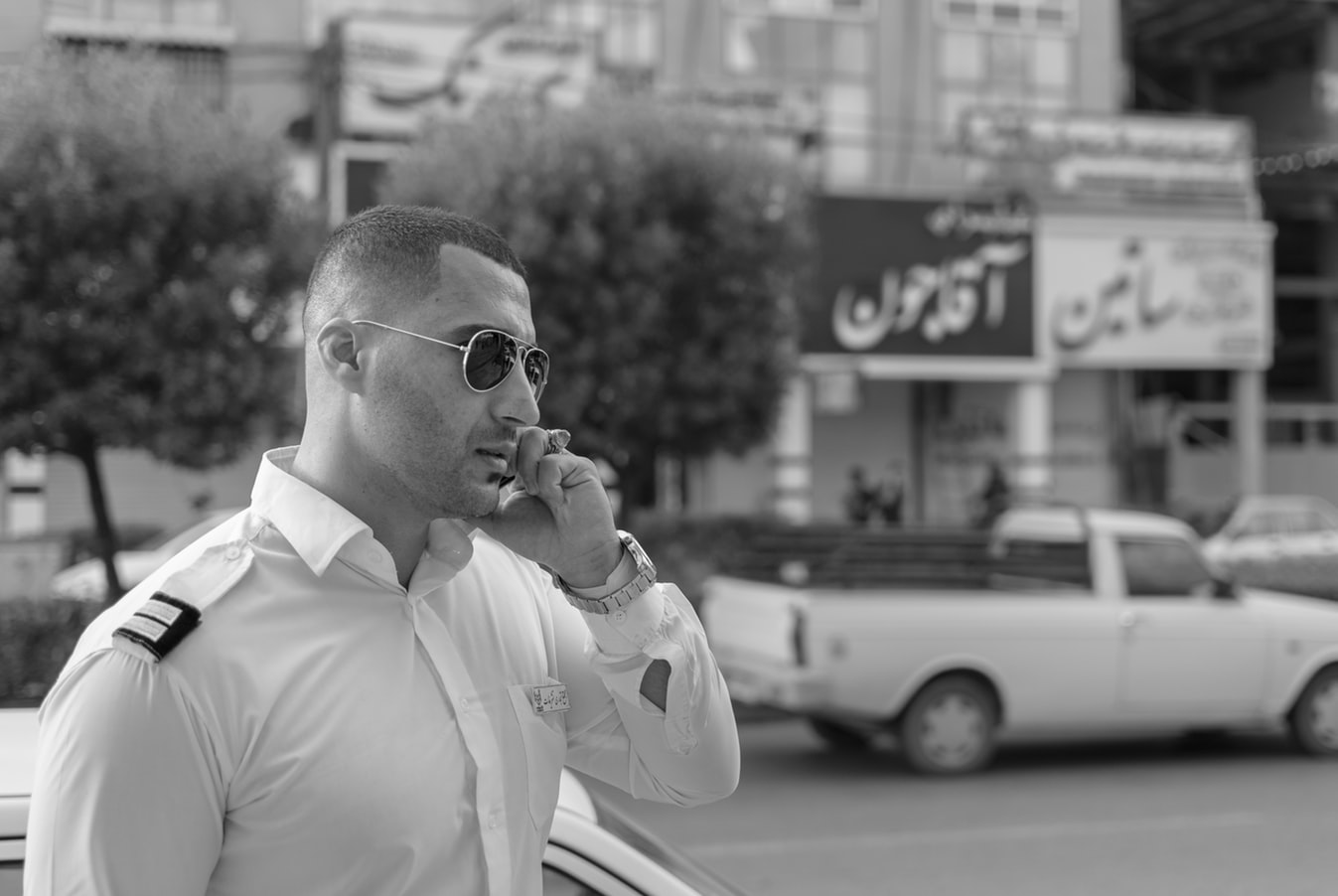 photo-1542940689-50b41f71f48e